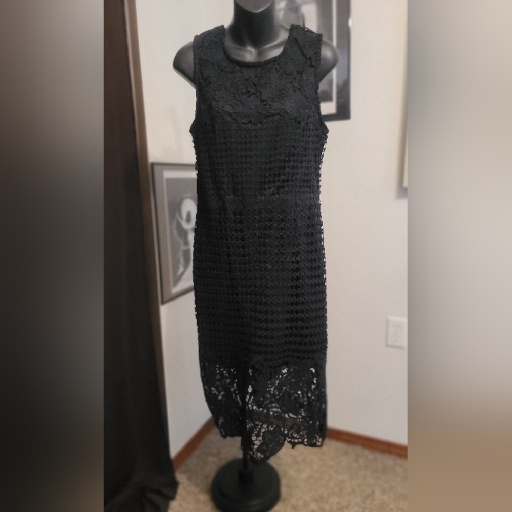 Suzy Shier Black Crocheted Lace Midi Dress